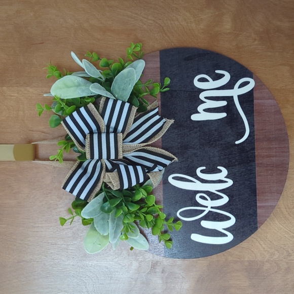 12 Interchangeable Wood Front Door Welcome Sign Wreath with Seasonal Designs 12" - Picture 9 of 10